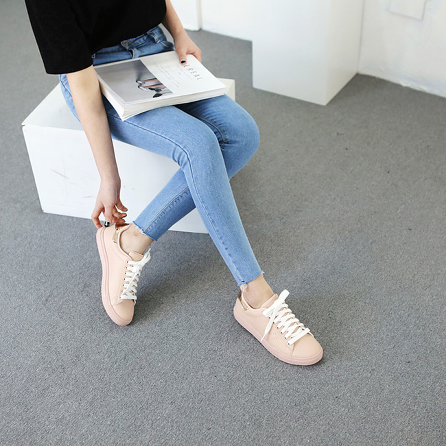 Điểm danh 11 kiểu giày bệt quen thuộc giúp nàng công sở lựa chọn được thiết kê “nịnh” chân nhất - Ảnh 31.