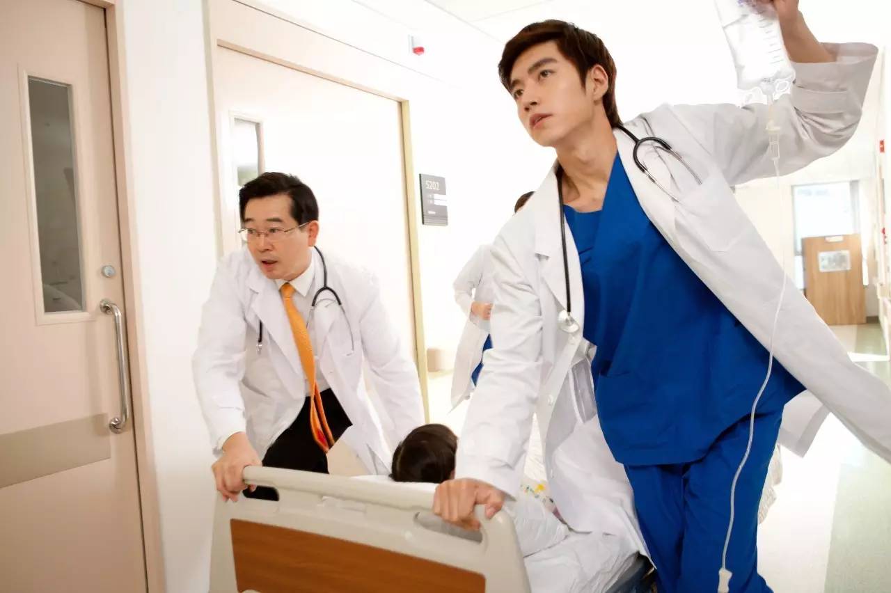 Bác sĩ khẩn khoản yêu cầu bạn thay đổi tính năng nhỏ này trên màn hình điện thoại, rất quan trọng đấy! - Ảnh 1. Bác sĩ khẩn khoản yêu cầu bạn thay đổi tính năng nhỏ này trên màn hình điện thoại, rất quan trọng đấy! - Ảnh 1.