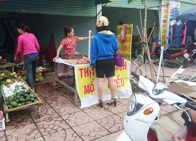 Thực hư chuyện thịt heo 100.000/3kg bán tràn lan khắp lề đường Sài Gòn - Ảnh 5.