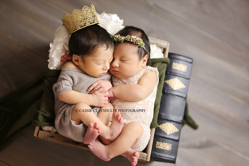 Hình ảnh 2 đứa bé sơ sinh nằm cạnh giường nhau trở nên nổi tiếng vì một lí do không ai ngờ tới - Ảnh 5. Hình ảnh 2 đứa bé sơ sinh nằm cạnh giường nhau trở nên nổi tiếng vì một lí do không ai ngờ tới - Ảnh 5.