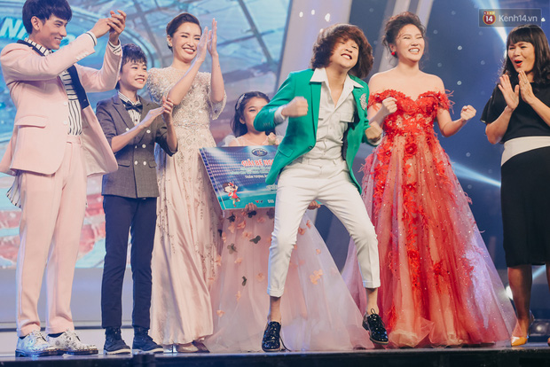 Với số phiếu áp đảo, Soái ca nhí Thiên Khôi chính thức trở thành Quán quân Vietnam Idol Kids 2017 - Ảnh 2.