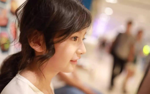 Tiểu mỹ nhân Thượng Hải xinh xắn như hoa, mới 8 tuổi đã kiếm bộn tiền - Ảnh 2. Tiểu mỹ nhân Thượng Hải xinh xắn như hoa, mới 8 tuổi đã kiếm bộn tiền - Ảnh 2.