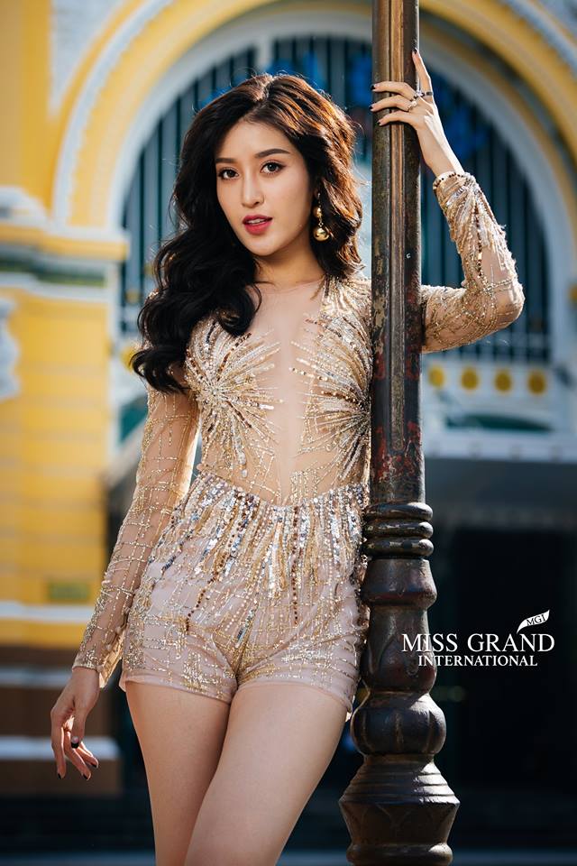 Lỗi thời trang của dàn thí sinh Miss Grand International: Người khoe hai lưng, người diện đầm như đồ cũ 10 năm trước - Ảnh 1. Lỗi thời trang của dàn thí sinh Miss Grand International: Người khoe hai lưng, người diện đầm như đồ cũ 10 năm trước - Ảnh 1.