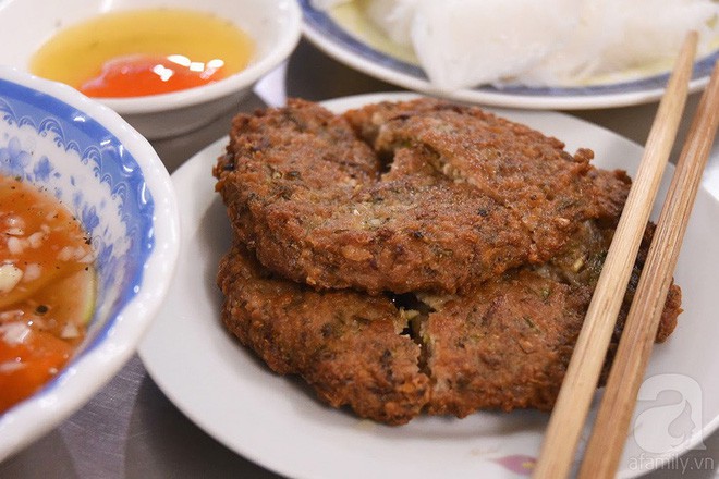 Rươi - món đặc sản nhìn thì sợ, nếm thử thì mê riêng có của miền Bắc - Ảnh 7. Rươi - món đặc sản nhìn thì sợ, nếm thử thì mê riêng có của miền Bắc - Ảnh 7.