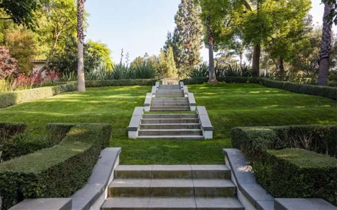 Toàn cảnh căn biệt thự trị giá 25 triệu đô mà Angelina Jolie và các con sẽ ở sau khi li dị Prad Pitt - Ảnh 11. Toàn cảnh căn biệt thự trị giá 25 triệu đô mà Angelina Jolie và các con sẽ ở sau khi li dị Prad Pitt - Ảnh 11.