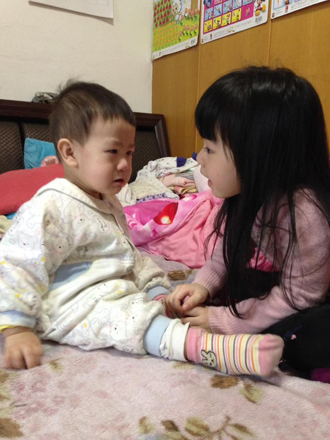 Bị mẹ ngăn cản, cô bé 5 tuổi vẫn kiên quyết cắt tóc răng cưa để giống thần tượng Maruko - Ảnh 13.