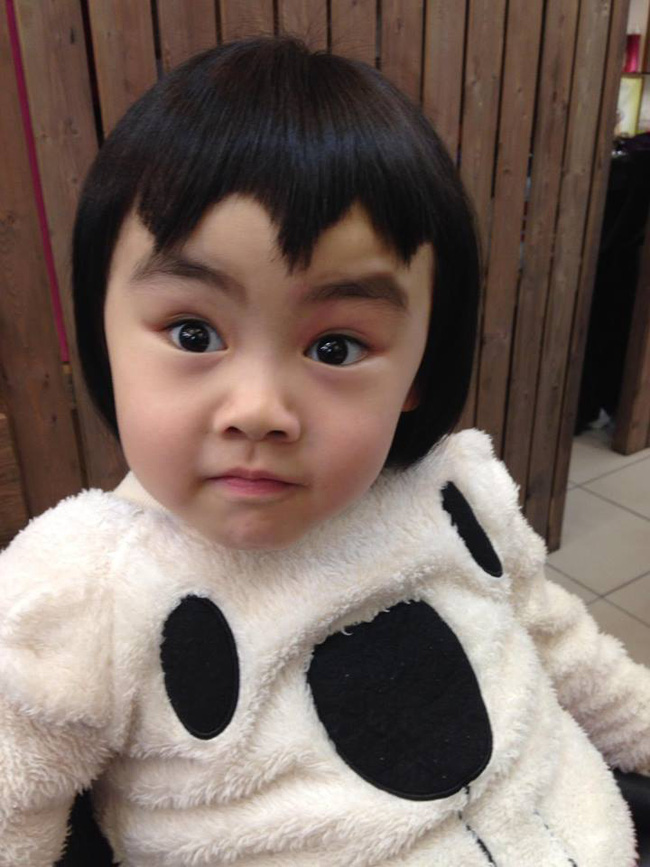 Bị mẹ ngăn cản, cô bé 5 tuổi vẫn kiên quyết cắt tóc răng cưa để giống thần tượng Maruko - Ảnh 16.