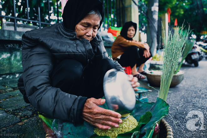 Mùa thu cứ tình và đầy sắc màu thế này, bảo sao ai cũng yêu Hà Nội - Ảnh 20.