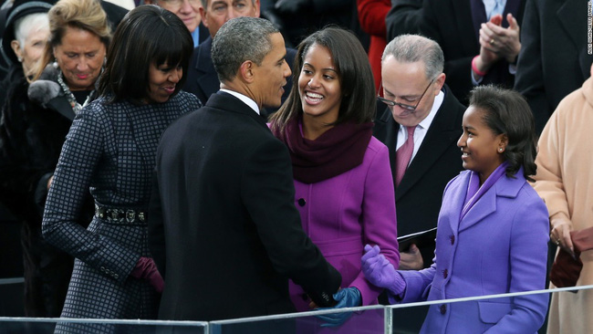 2 công chúa nhà Obama đã trưởng thành và xinh đẹp hơn rất nhiều sau 8 năm ở Nhà Trắng - Ảnh 19.