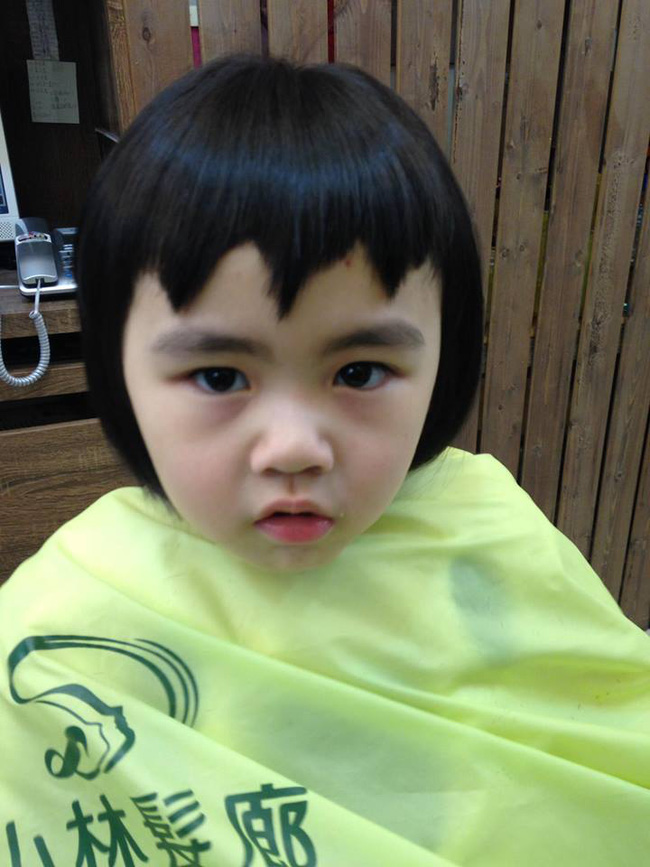 Bị mẹ ngăn cản, cô bé 5 tuổi vẫn kiên quyết cắt tóc răng cưa để giống thần tượng Maruko - Ảnh 19.