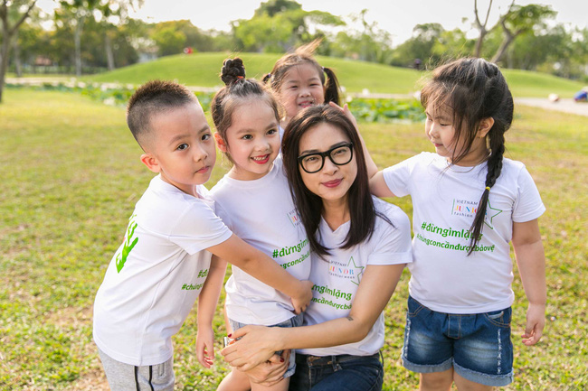 Loạt mẫu nhí siêu xinh gây ấn tượng cho 2 ngày đầu Tuần lễ thời trang thiếu nhi Việt Nam - Ảnh 30.