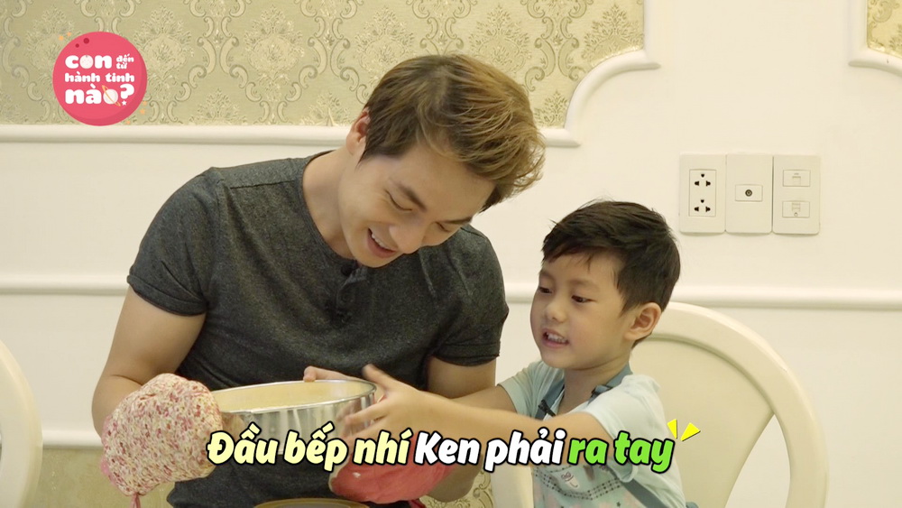 Đăng Khôi hóa bếp trưởng hướng dẫn con trai làm bánh cực đáng yêu - Ảnh 3. Đăng Khôi hóa bếp trưởng hướng dẫn con trai làm bánh cực đáng yêu - Ảnh 3.