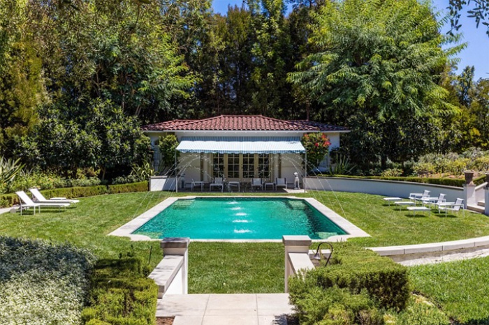 Toàn cảnh căn biệt thự trị giá 25 triệu đô mà Angelina Jolie và các con sẽ ở sau khi li dị Prad Pitt - Ảnh 3. Toàn cảnh căn biệt thự trị giá 25 triệu đô mà Angelina Jolie và các con sẽ ở sau khi li dị Prad Pitt - Ảnh 3.