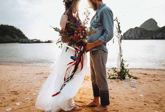 Đám cưới bí mật đẹp như mơ có 1-0-2 của cặp đôi Tây bỏ trốn trên đảo Cát Bà - Ảnh 4.