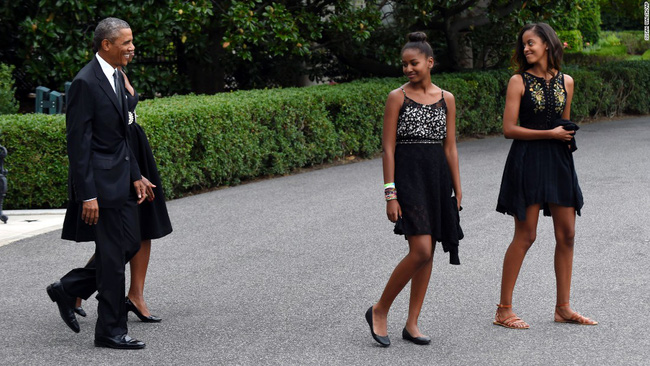 2 công chúa nhà Obama đã trưởng thành và xinh đẹp hơn rất nhiều sau 8 năm ở Nhà Trắng - Ảnh 25.