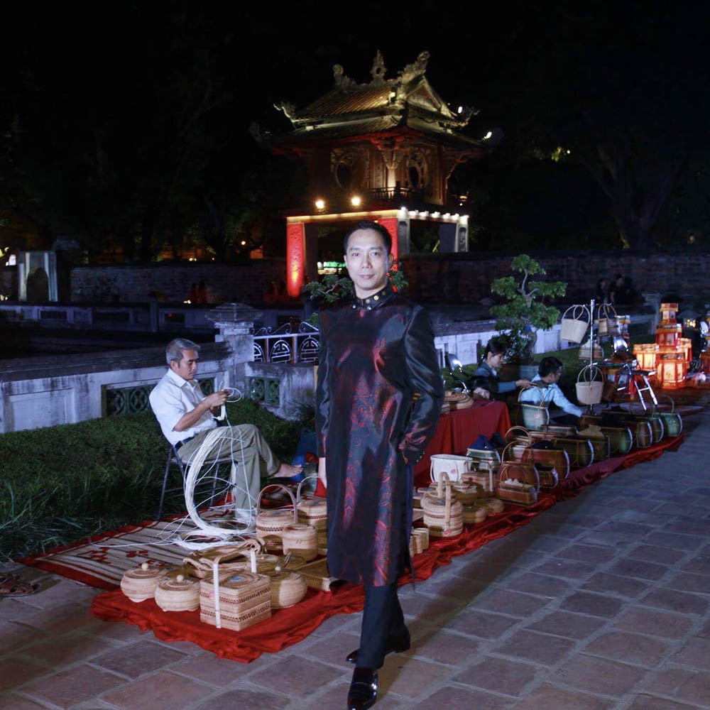 Chê áo dài cách tân là mắm tôm trộn socola nghe đanh đá hơn mẹ Đốp! - Ảnh 2. Chê áo dài cách tân là mắm tôm trộn socola nghe đanh đá hơn mẹ Đốp! - Ảnh 2.