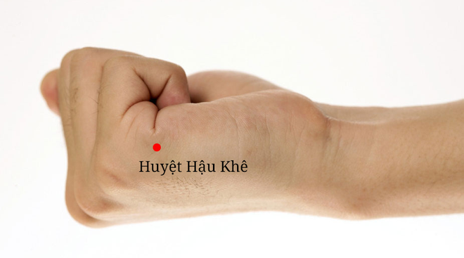 Gõ các huyệt bằng bàn tay: Bài tập đơn giản, hiệu quả lâu dài - Ảnh 6. Gõ các huyệt bằng bàn tay: Bài tập đơn giản, hiệu quả lâu dài - Ảnh 6.