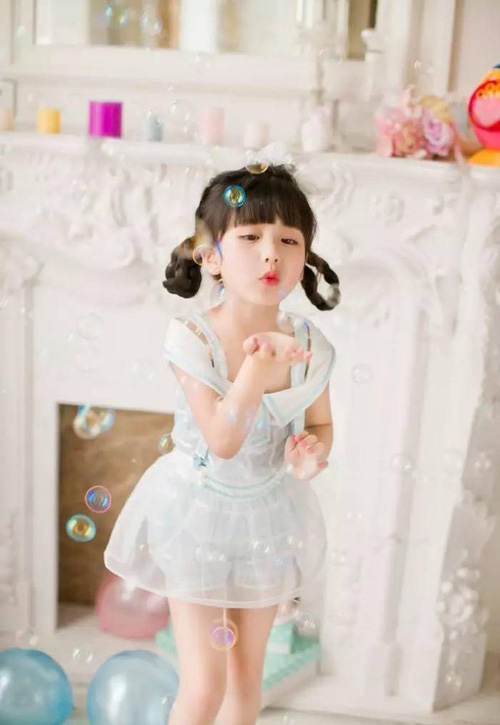 Tiểu mỹ nhân Thượng Hải xinh xắn như hoa, mới 8 tuổi đã kiếm bộn tiền - Ảnh 6. Tiểu mỹ nhân Thượng Hải xinh xắn như hoa, mới 8 tuổi đã kiếm bộn tiền - Ảnh 6.
