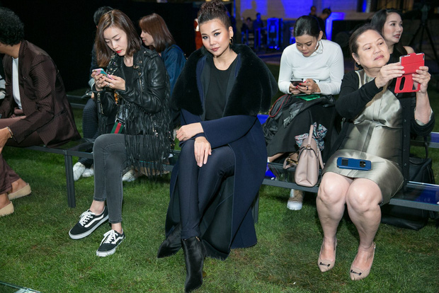 Không cầu kỳ lòe loẹt, Thanh Hằng kín như bưng ngồi ghế đầu show thời trang tại Milan Fashion Week - Ảnh 6.