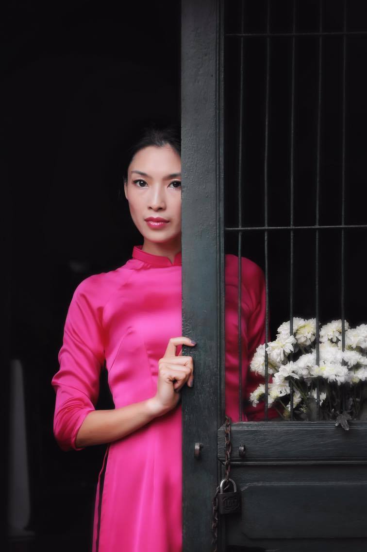 Chê áo dài cách tân là mắm tôm trộn socola nghe đanh đá hơn mẹ Đốp! - Ảnh 3. Chê áo dài cách tân là mắm tôm trộn socola nghe đanh đá hơn mẹ Đốp! - Ảnh 3.