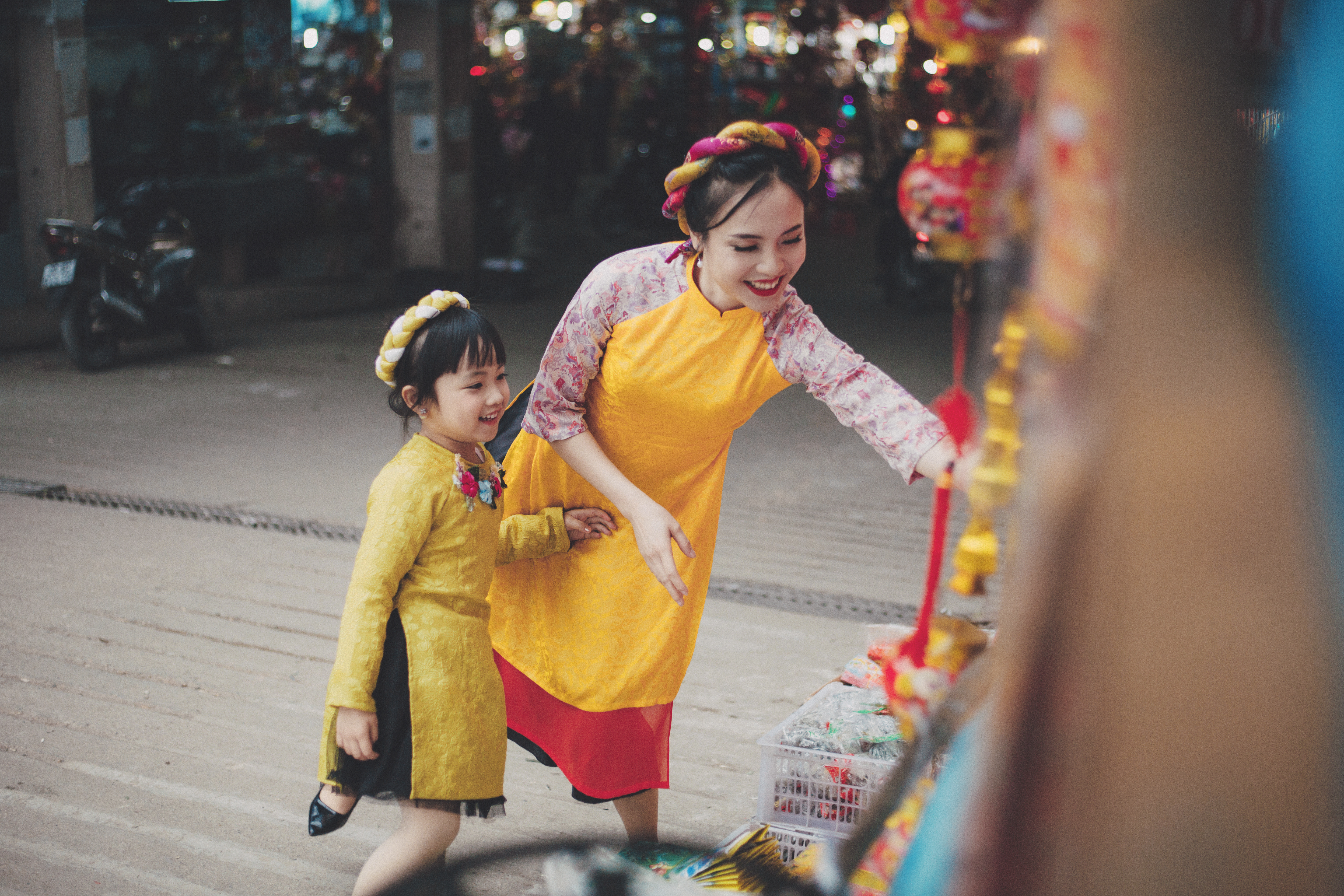 Cảm nhận không khí Tết qua bộ ảnh Ở đâu có mẹ - ở đó có Tết - Ảnh 13. Cảm nhận không khí Tết qua bộ ảnh Ở đâu có mẹ - ở đó có Tết - Ảnh 13.