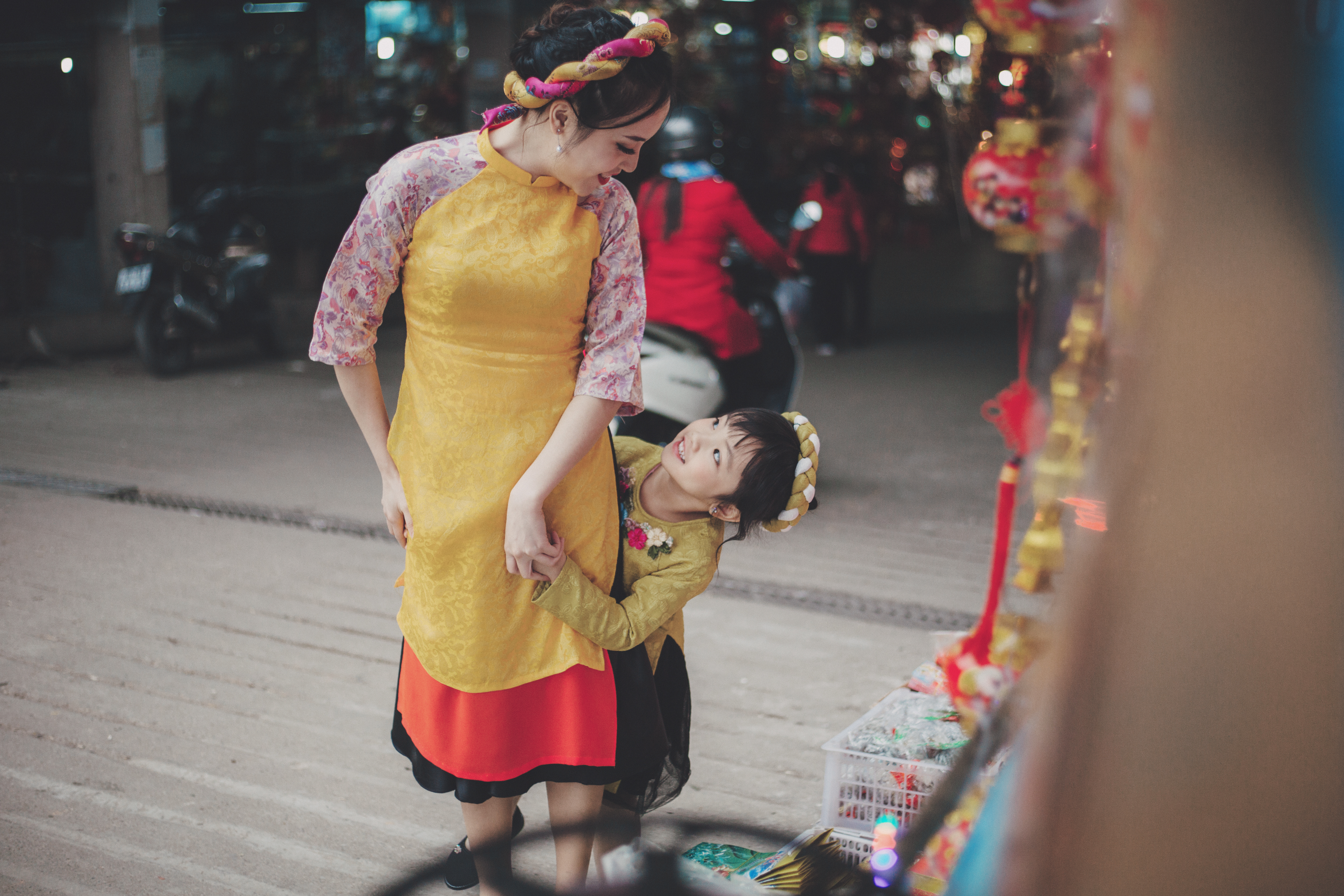 Cảm nhận không khí Tết qua bộ ảnh Ở đâu có mẹ - ở đó có Tết - Ảnh 12. Cảm nhận không khí Tết qua bộ ảnh Ở đâu có mẹ - ở đó có Tết - Ảnh 12.