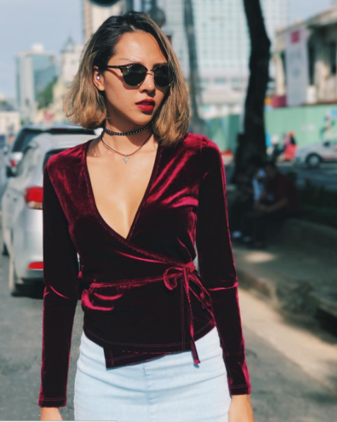 Phạm Hương khoe eo săn chắc, Quỳnh Mai tích cực lăng xê mốt lộ nội y trong street style tuần này - Ảnh 21.