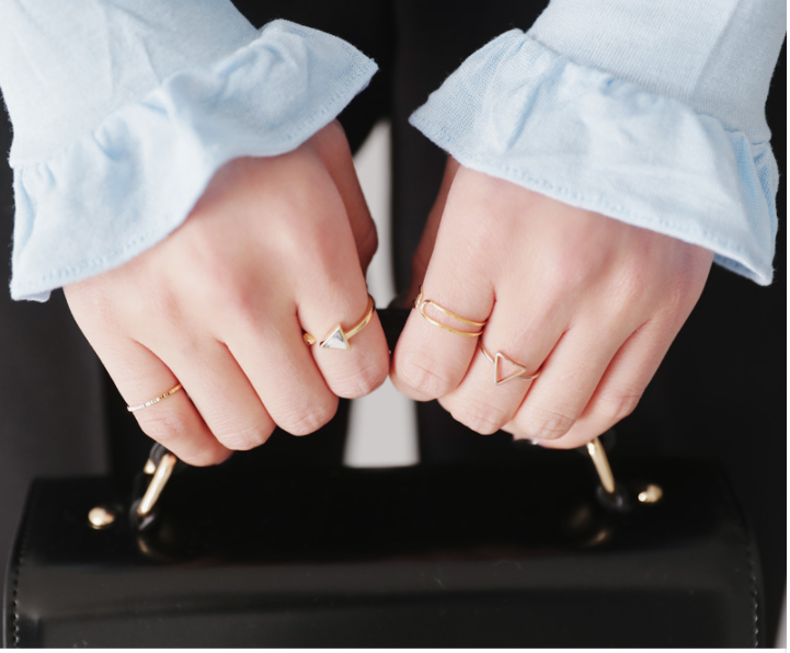 3 gợi ý diện trang sức cùng đồ công sở tạo vẻ ngoài vừa nhã nhặn vừa nổi bật - Ảnh 7. 3 gợi ý diện trang sức cùng đồ công sở tạo vẻ ngoài vừa nhã nhặn vừa nổi bật - Ảnh 7.