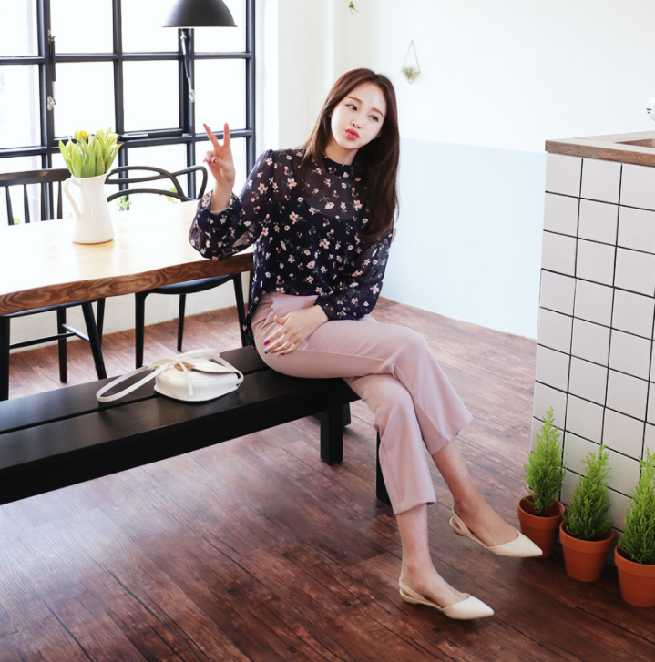 Diện quần dài vào mủa nắng nóng sẽ không còn là nỗi ám ảnh nhờ những mẫu quần jeans, quần vải này - Ảnh 4. Diện quần dài vào mủa nắng nóng sẽ không còn là nỗi ám ảnh nhờ những mẫu quần jeans, quần vải này - Ảnh 4.