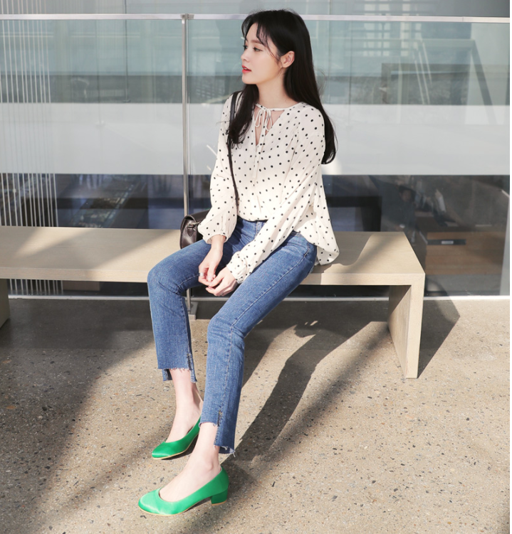 Diện quần dài vào mủa nắng nóng sẽ không còn là nỗi ám ảnh nhờ những mẫu quần jeans, quần vải này - Ảnh 20. Diện quần dài vào mủa nắng nóng sẽ không còn là nỗi ám ảnh nhờ những mẫu quần jeans, quần vải này - Ảnh 20.