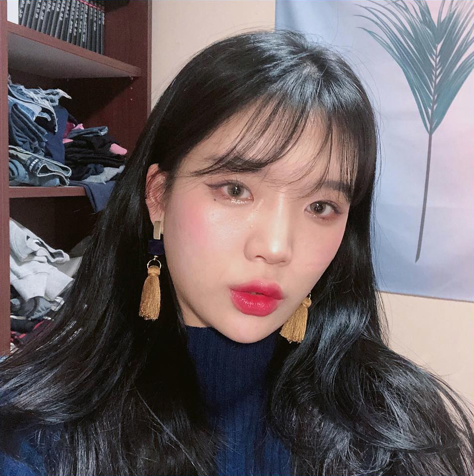 mẹo kiểu tóc và phong cách trang điểm không mất nhiều thời gian cho dịp đi chơi đón năm mới - Ảnh 17. mẹo kiểu tóc và phong cách trang điểm không mất nhiều thời gian cho dịp đi chơi đón năm mới - Ảnh 17.