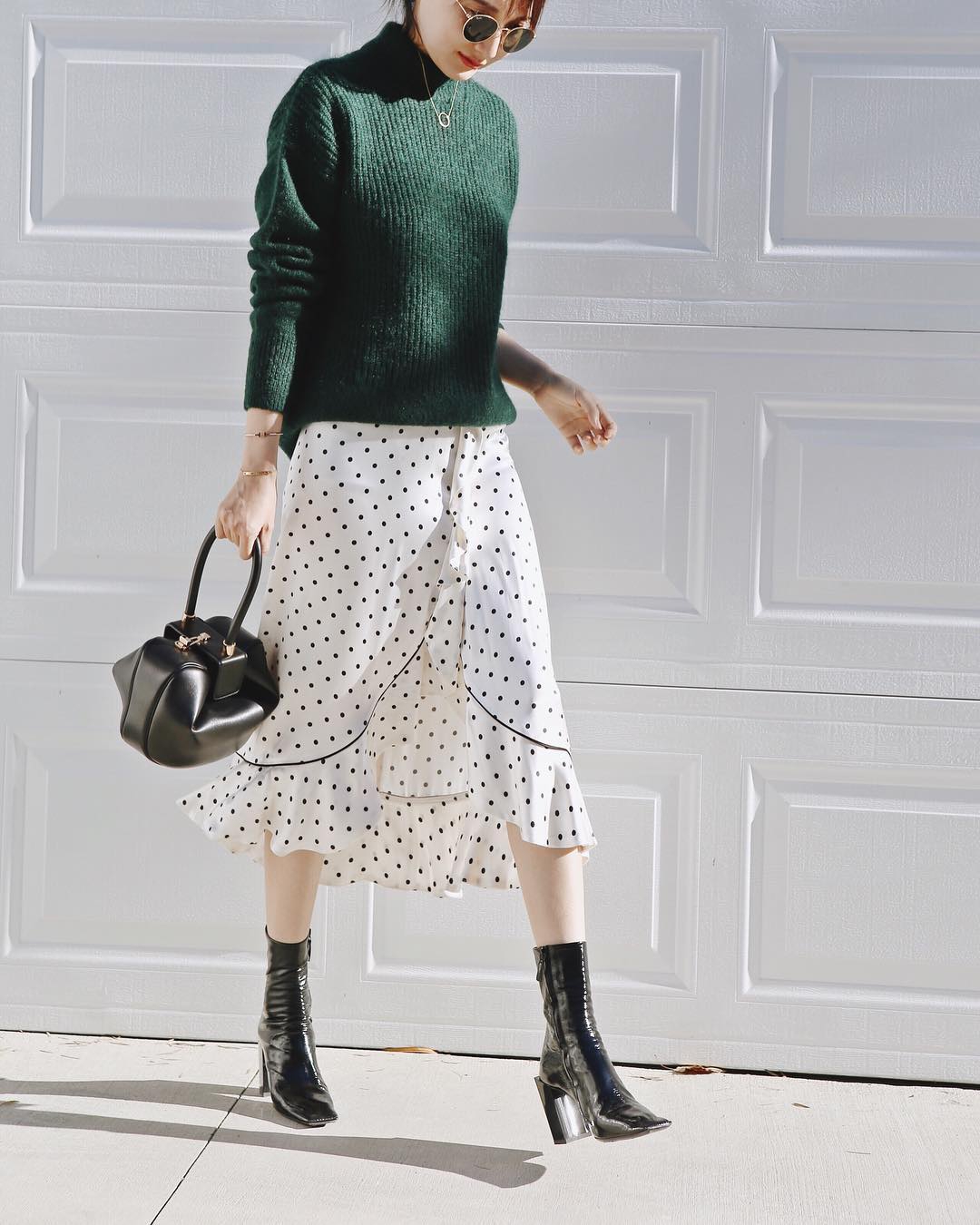 Cuối tháng 10, street style của phái đẹp châu Á ngày càng kín đáo và thu hút hơn - Ảnh 5. Cuối tháng 10, street style của phái đẹp châu Á ngày càng kín đáo và thu hút hơn - Ảnh 5.