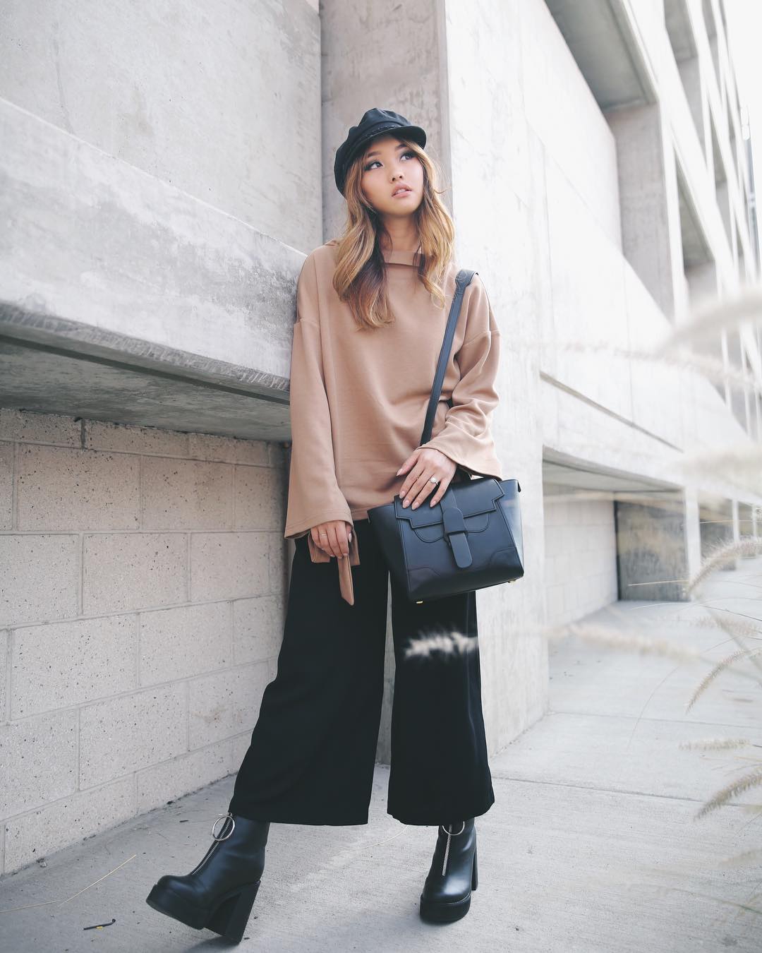 Cuối tháng 10, street style của phái đẹp châu Á ngày càng kín đáo và thu hút hơn - Ảnh 6. Cuối tháng 10, street style của phái đẹp châu Á ngày càng kín đáo và thu hút hơn - Ảnh 6.