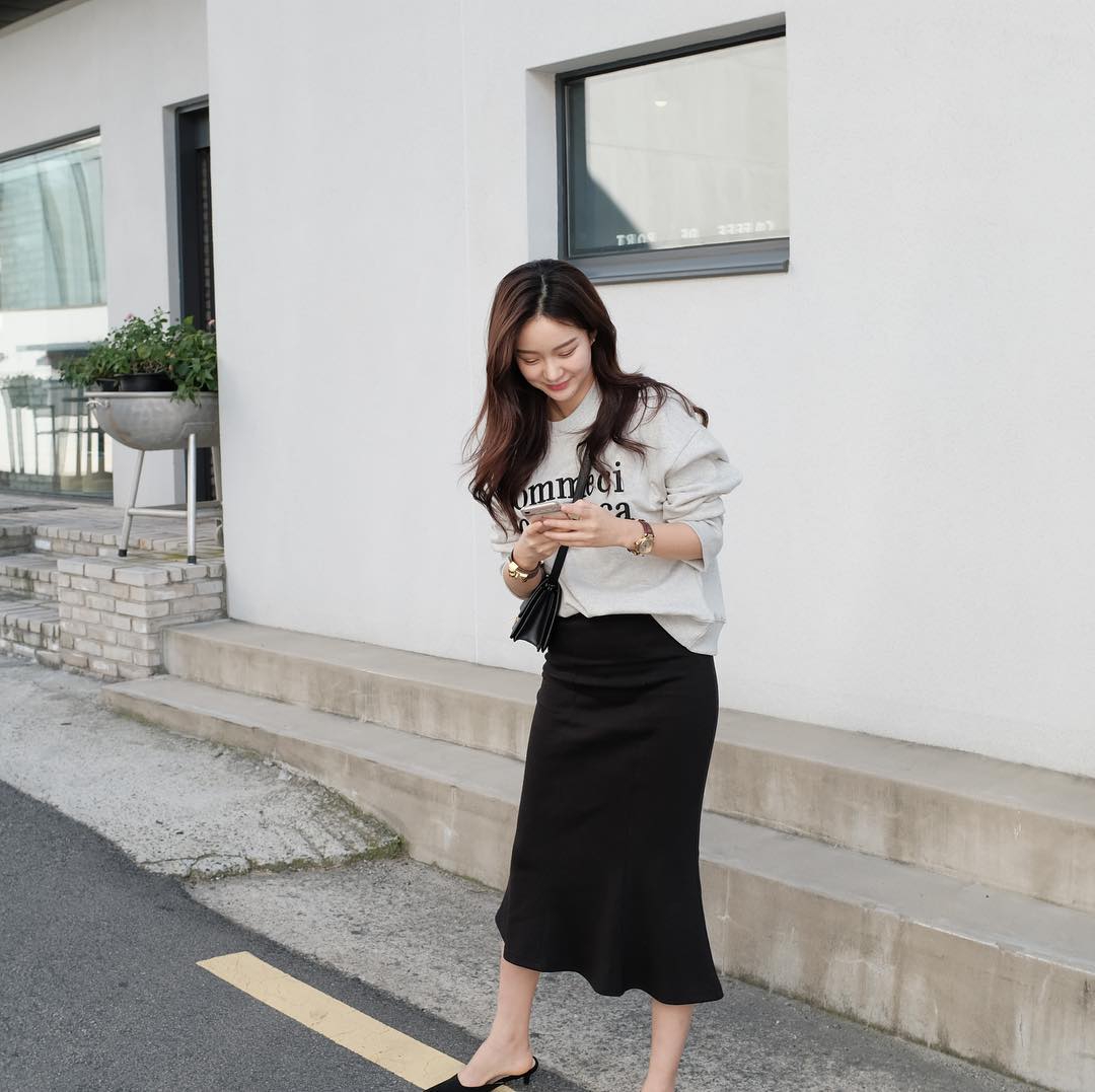 Cuối tháng 10, street style của phái đẹp châu Á ngày càng kín đáo và thu hút hơn - Ảnh 13. Cuối tháng 10, street style của phái đẹp châu Á ngày càng kín đáo và thu hút hơn - Ảnh 13.