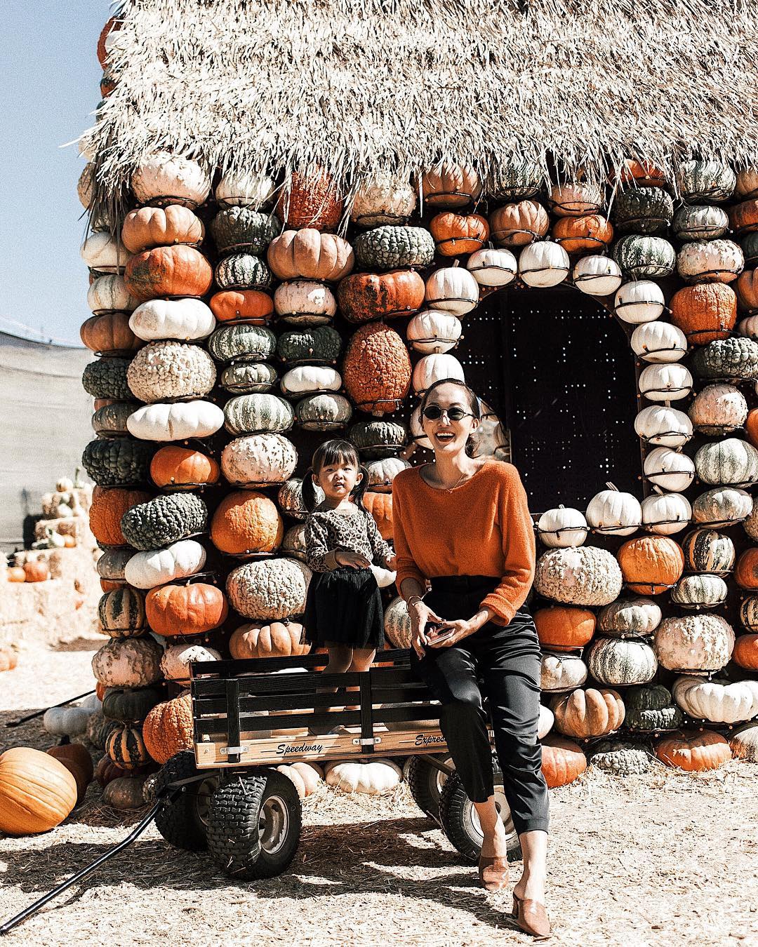 Cuối tháng 10, street style của phái đẹp châu Á ngày càng kín đáo và thu hút hơn - Ảnh 14. Cuối tháng 10, street style của phái đẹp châu Á ngày càng kín đáo và thu hút hơn - Ảnh 14.