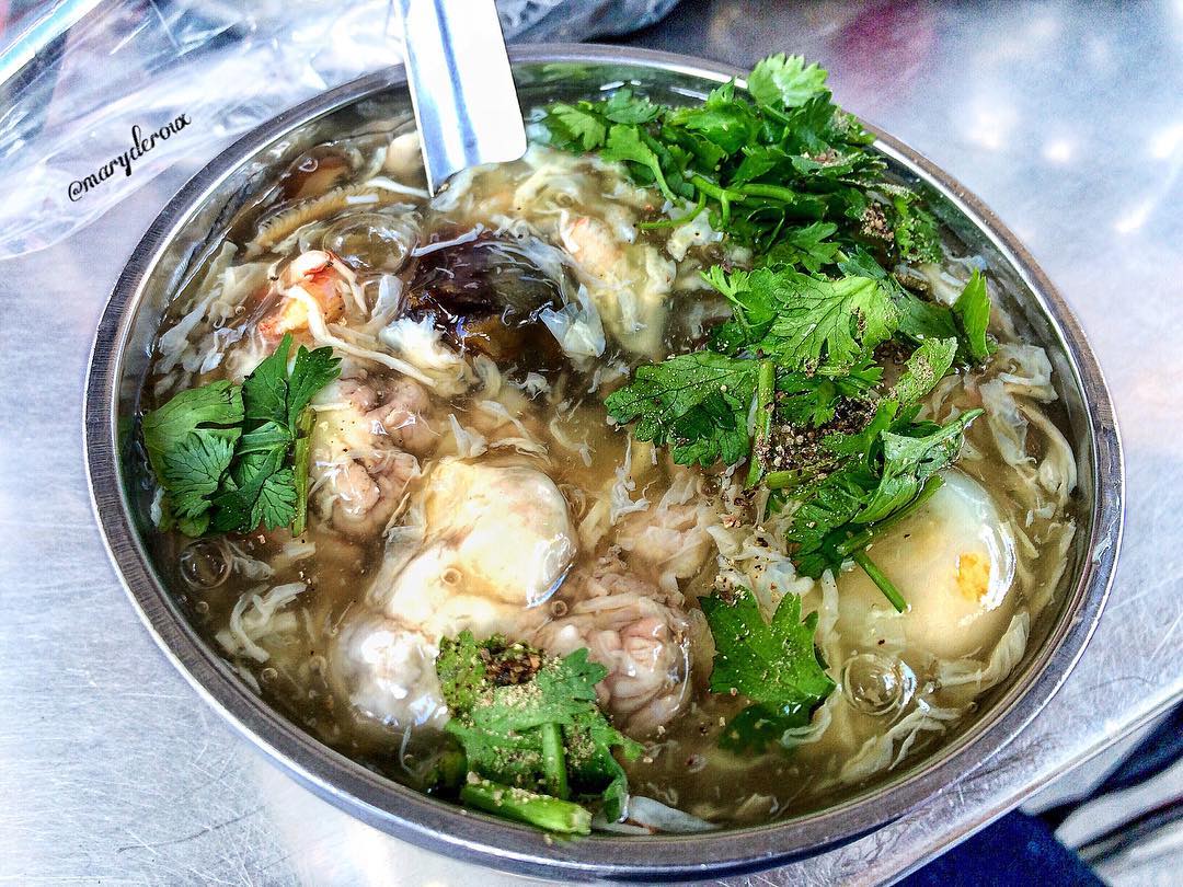 8 quán ăn nhìn tuềnh toàng nhưng ai thử một lần cũng gật gù đáng đồng tiền bát gạo - Ảnh 24. 8 quán ăn nhìn tuềnh toàng nhưng ai thử một lần cũng gật gù đáng đồng tiền bát gạo - Ảnh 24.