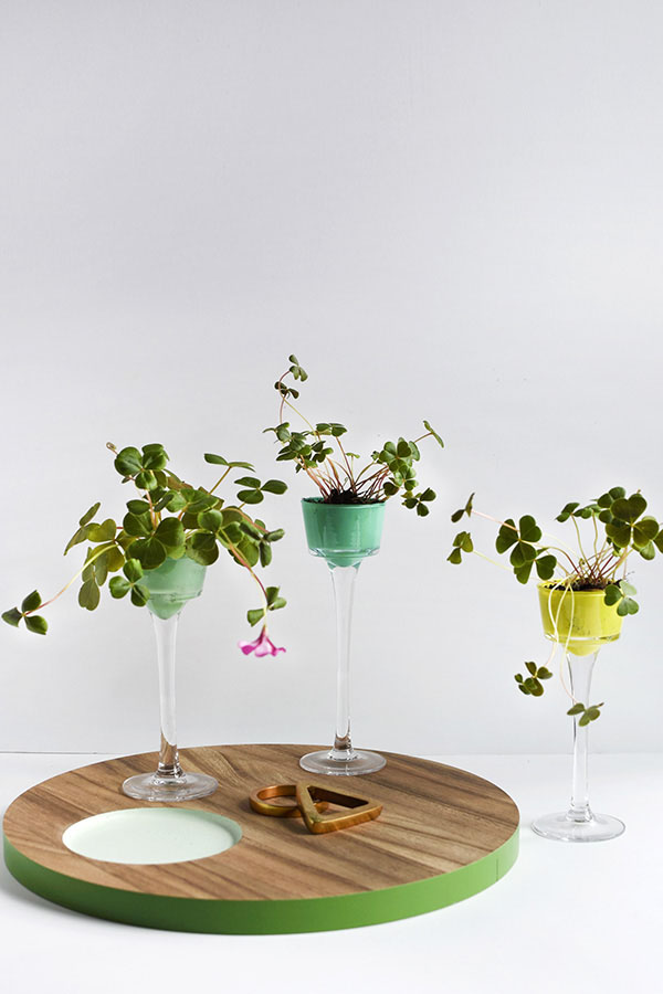 5 cách tái chế chai lọ thành bình cắm hoa đẹp siêu đơn giản - Ảnh 3.