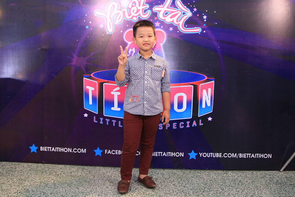 Những khả năng độc đáo của bé 7 tuổi làm toán bằng tiếng Anh nhanh hơn máy tính - Ảnh 2. Những khả năng độc đáo của bé 7 tuổi làm toán bằng tiếng Anh nhanh hơn máy tính - Ảnh 2.