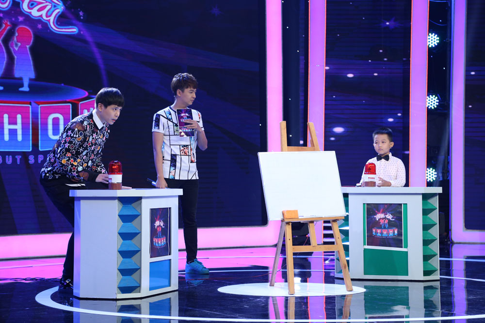 Những khả năng độc đáo của bé 7 tuổi làm toán bằng tiếng Anh nhanh hơn máy tính - Ảnh 4. Những khả năng độc đáo của bé 7 tuổi làm toán bằng tiếng Anh nhanh hơn máy tính - Ảnh 4.