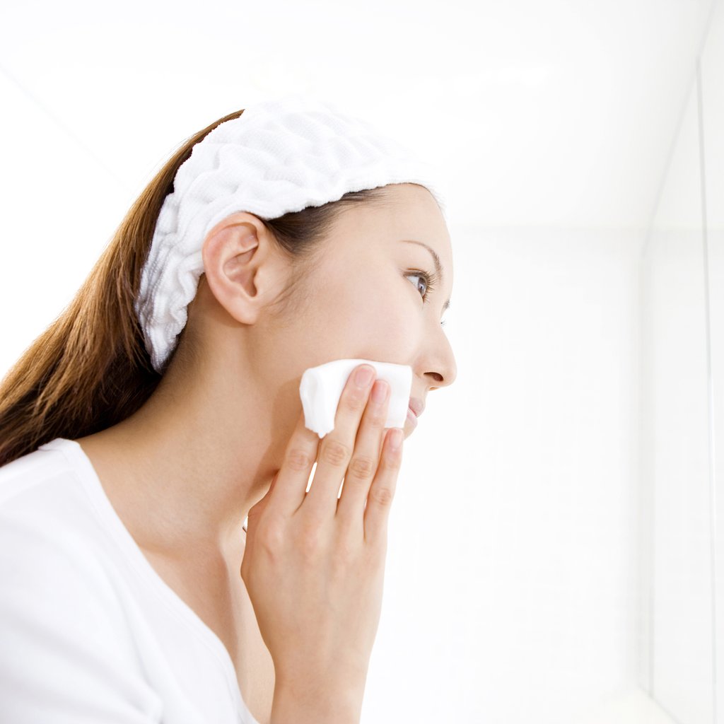 Trong vòng 60 giây sau khi rửa mặt, bạn phải thoa toner ngay và đây là lý do - Ảnh 2. Trong vòng 60 giây sau khi rửa mặt, bạn phải thoa toner ngay và đây là lý do - Ảnh 2.