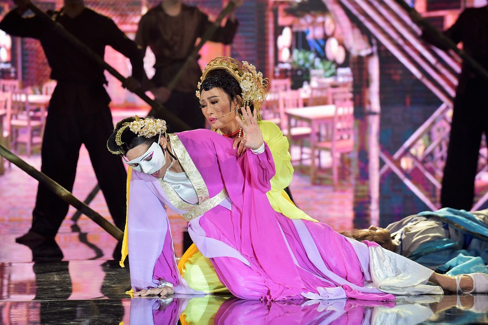 Phi Nhung tuyên bố không ngồi ghế giám khảo với Hoài Linh - Ảnh 4. Phi Nhung tuyên bố không ngồi ghế giám khảo với Hoài Linh - Ảnh 4.