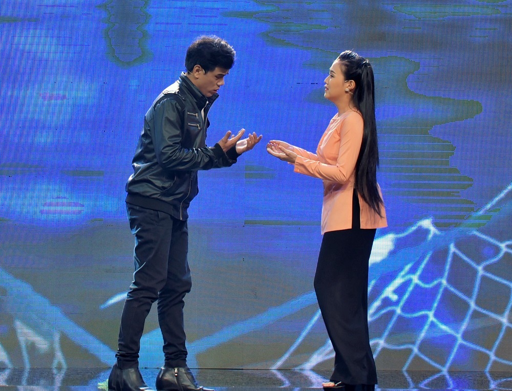 Phi Nhung tuyên bố không ngồi ghế giám khảo với Hoài Linh - Ảnh 2. Phi Nhung tuyên bố không ngồi ghế giám khảo với Hoài Linh - Ảnh 2.