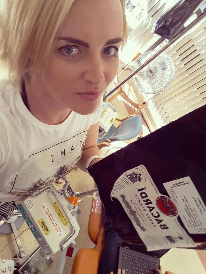 Vũ công xinh đẹp bị ung thư cổ tử cung dù 5 lần xét nghiệm tế bào cổ tử cung mà không phát hiện ra - Ảnh 4. Vũ công xinh đẹp bị ung thư cổ tử cung dù 5 lần xét nghiệm tế bào cổ tử cung mà không phát hiện ra - Ảnh 4.