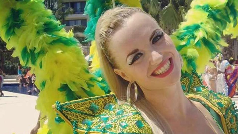 Vũ công xinh đẹp bị ung thư cổ tử cung dù 5 lần xét nghiệm tế bào cổ tử cung mà không phát hiện ra - Ảnh 3. Vũ công xinh đẹp bị ung thư cổ tử cung dù 5 lần xét nghiệm tế bào cổ tử cung mà không phát hiện ra - Ảnh 3.