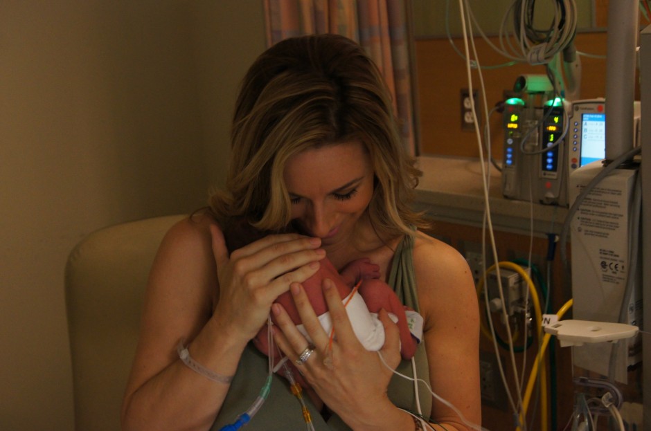 Nhận con nuôi sau 4 năm hiếm muộn, 1 tuần sau cặp vợ chồng mong con lại phải rơi nước mắt - Ảnh 2. Nhận con nuôi sau 4 năm hiếm muộn, 1 tuần sau cặp vợ chồng mong con lại phải rơi nước mắt - Ảnh 2.