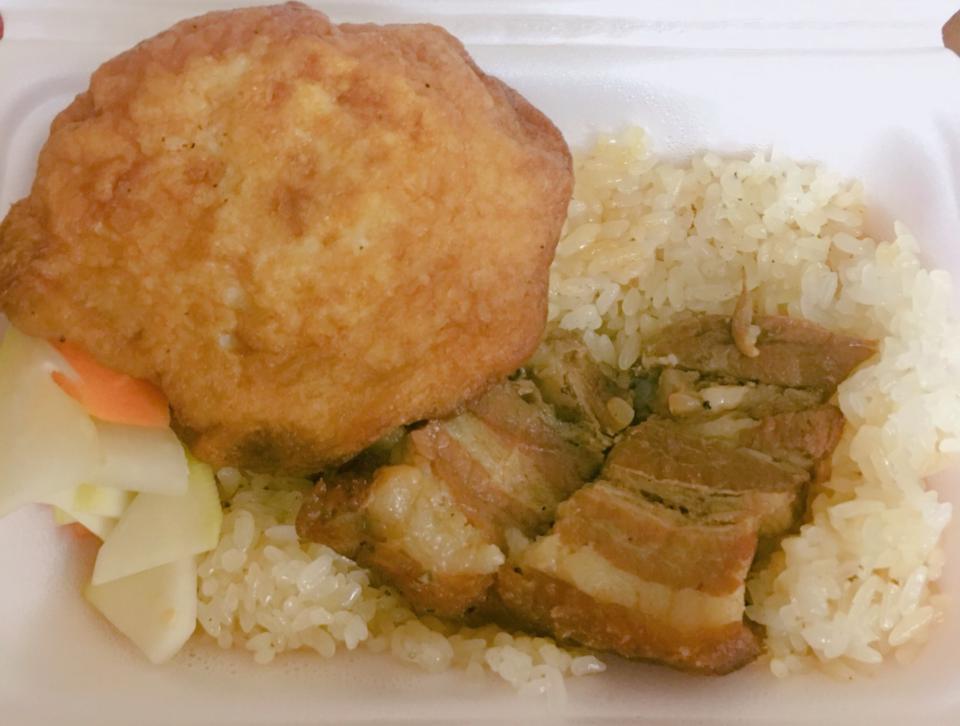 Cầu Gỗ - con phố dù sáng, trưa hay tối muộn đều đầy ắp món ngon - Ảnh 13. Cầu Gỗ - con phố dù sáng, trưa hay tối muộn đều đầy ắp món ngon - Ảnh 13.