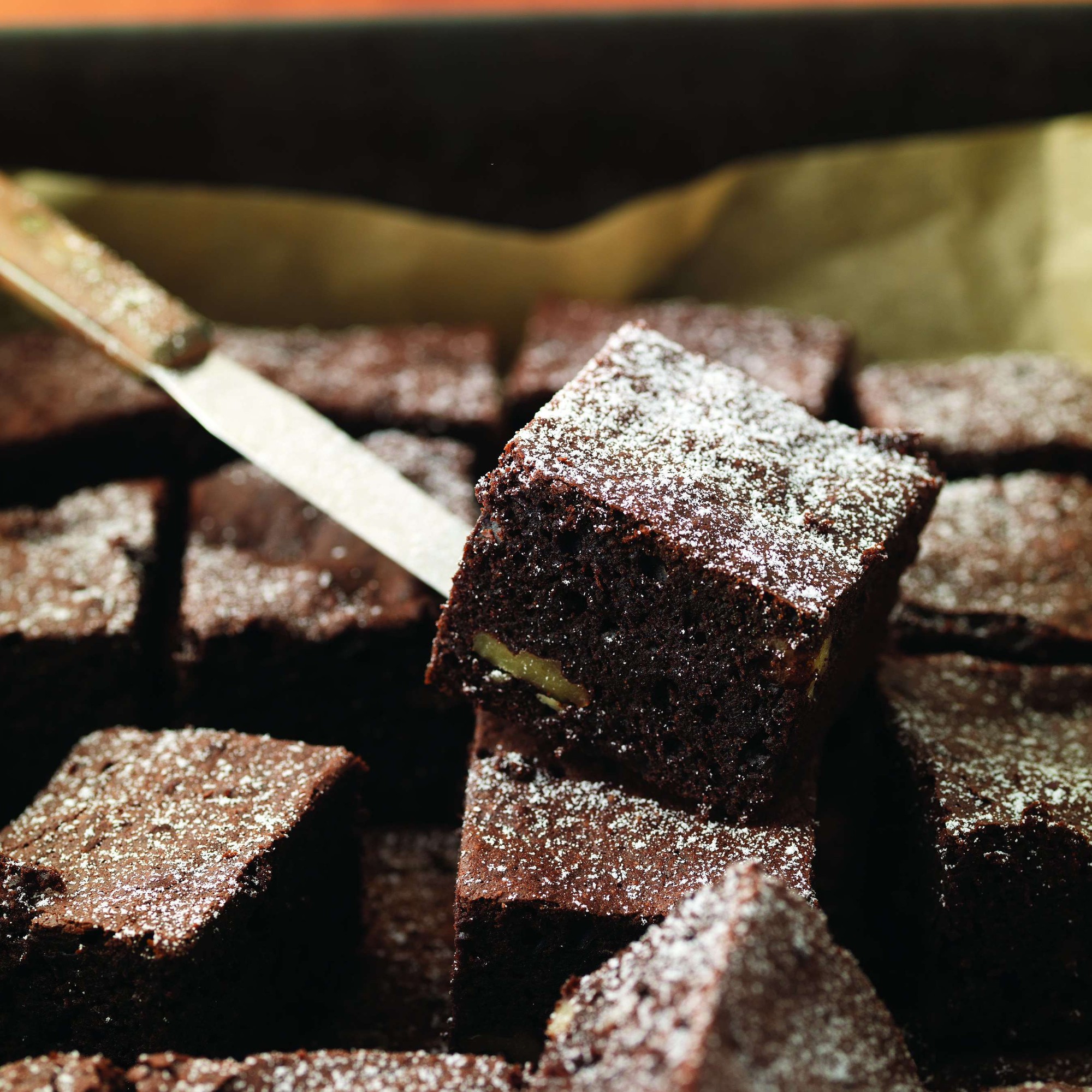 Brownies - món bánh bạn không thể bỏ qua nếu đã trót yêu chocolate - Ảnh 7. Brownies - món bánh bạn không thể bỏ qua nếu đã trót yêu chocolate - Ảnh 7.