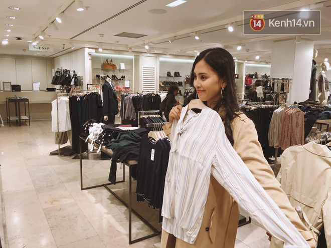 Hoa hậu Tiểu Vy mặt mộc dạo phố Paris, khoe vẻ đẹp đầy sức sống của tuổi 18 - Ảnh 13. Hoa hậu Tiểu Vy mặt mộc dạo phố Paris, khoe vẻ đẹp đầy sức sống của tuổi 18 - Ảnh 13.