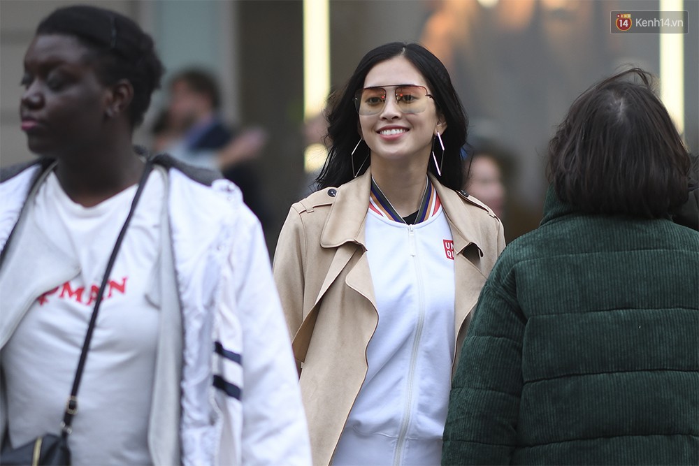 Hoa hậu Tiểu Vy mặt mộc dạo phố Paris, khoe vẻ đẹp đầy sức sống của tuổi 18 - Ảnh 3. Hoa hậu Tiểu Vy mặt mộc dạo phố Paris, khoe vẻ đẹp đầy sức sống của tuổi 18 - Ảnh 3.