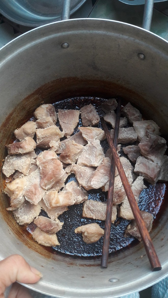 Khi team bỉm sữa khoe chiến tích não cá vàng sau sinh: Nhét điện thoại vào máy giặt, nấu cơm cháy 3-4 cái nồi - Ảnh 1. Khi team bỉm sữa khoe chiến tích não cá vàng sau sinh: Nhét điện thoại vào máy giặt, nấu cơm cháy 3-4 cái nồi - Ảnh 1.